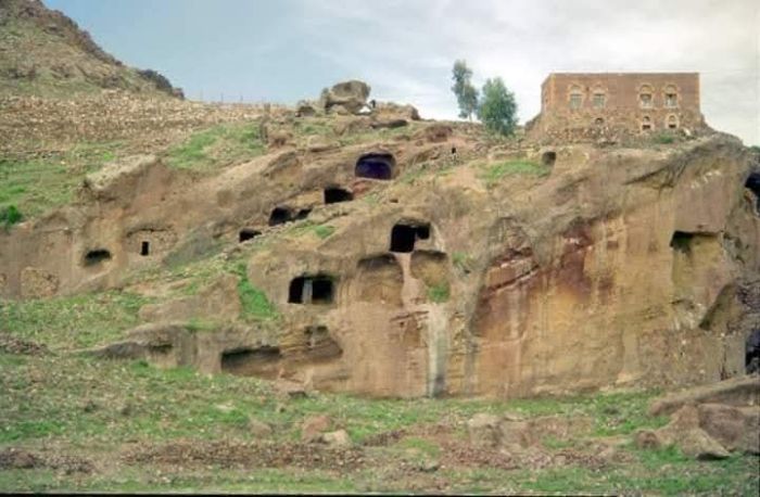 طفل ينهي حياته في إب وسط ظروف غامضة