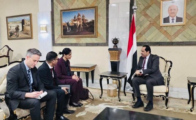 مباحثات يمنية بريطانية حول سبل دعم الشباب وتأهيلهم 