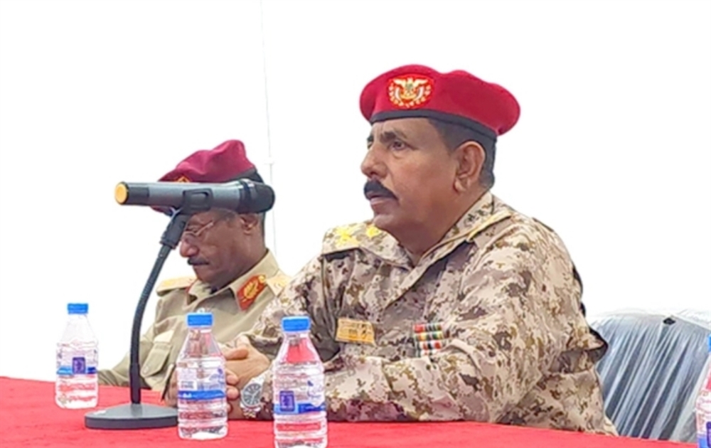 اليميني يتهم بارجاش بالمسؤولية عن نهب معسكرات المنطقة العسكرية الثانية