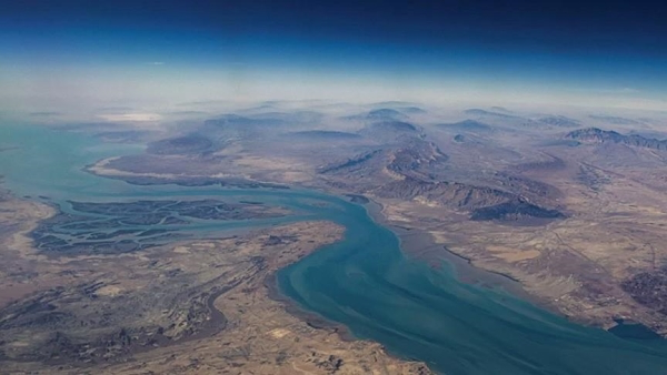 السعودية تفتح ممرات عبور للبضائع إلى دول الخليج وسط أزمة مضيق هرمز