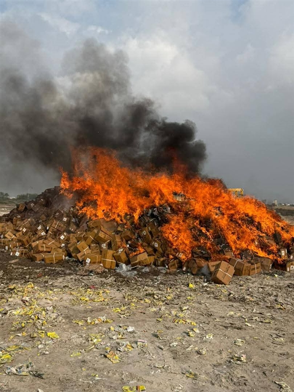 النيابة في عدن تعلن إتلاف 125 طنًا من المحاليل الوريدية غير المطابقة للمواصفات