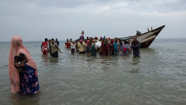 مصرع 6 مهاجرين إثر انقلاب قارب قبالة سواحل شبوة