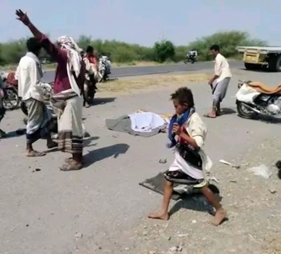 مقتل ثلاثة مدنيين في حادث دهس بطقم حوثي في الحديدة