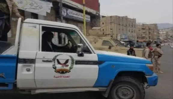 شرطة تعز تضبط متهمين بتبادل إطلاق نار وأعمال تنقيب غير قانونية عن الآثار