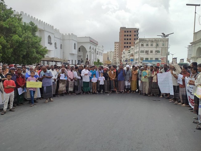 معلمو وادي حضرموت يعلقون الإضراب جزئيًا حتى صرف مرتباتهم المتأخرة