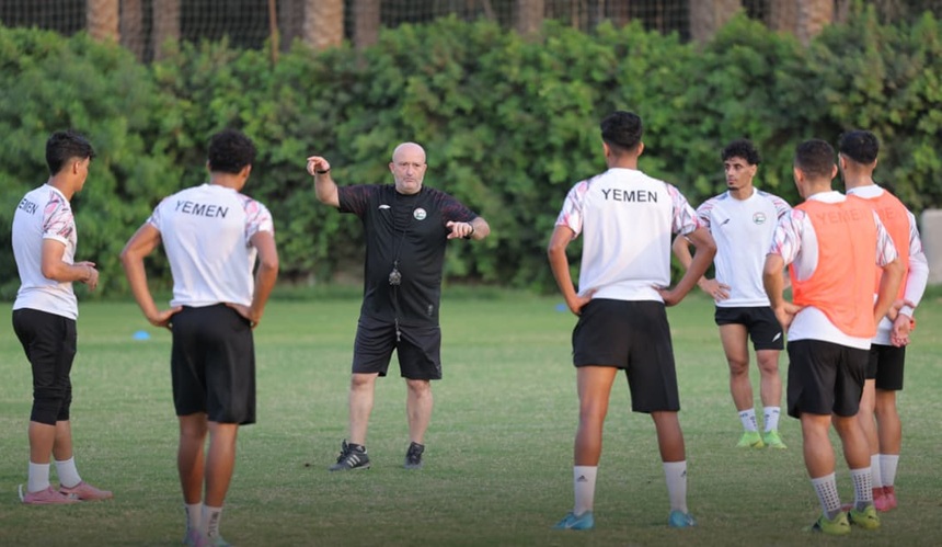 لاعبون محترفون ينضمون لمعسكر المنتخب اليمني في مصر 