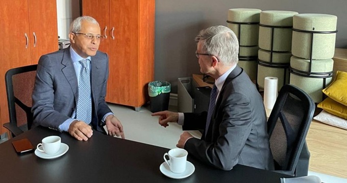 مسؤول يمني يطلع وسائل إعلام ألمانية على مستجدات الأوضاع في اليمن