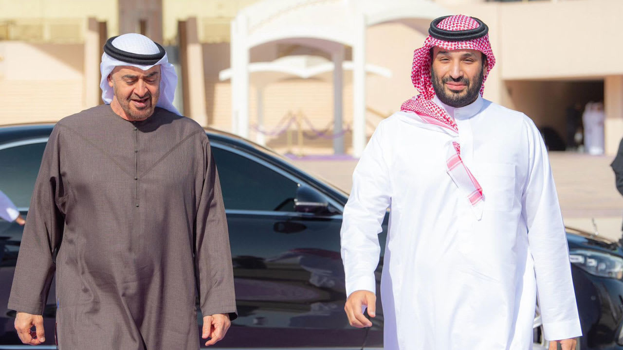 دبلوماسي أميركي: السعودية تعيد فرض نفوذها في اليمن بعد تراجع طموحات الإمارات في الجنوب