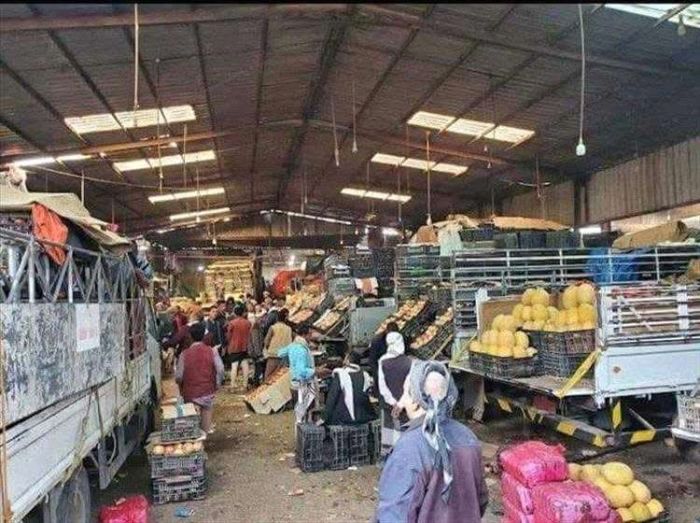 إب.. مليشيا الحوثي تختطف 12 تاجرًا من سوق الجملة للخضروات بعد رفضهم إغلاقه