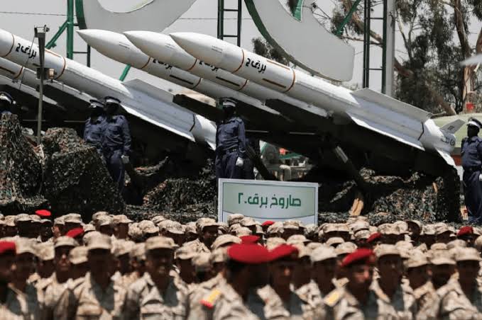 اجتماع سري ”حوثي-إيراني“ يقر خطة لضرب قواعد أمريكية وأهداف خليجية حال توسع الحرب