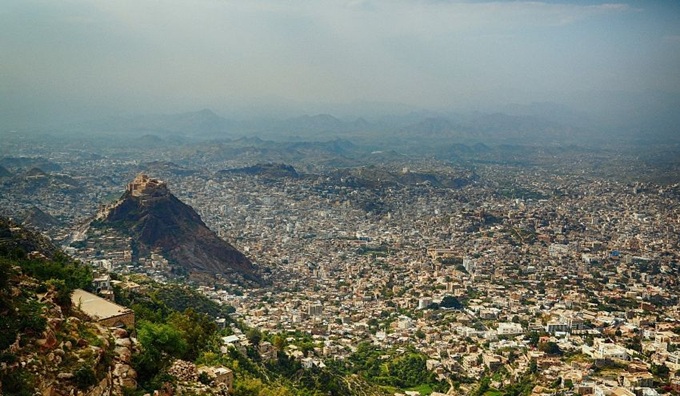 مقتل امرأة برصاص قناص حوثي شرق تعز