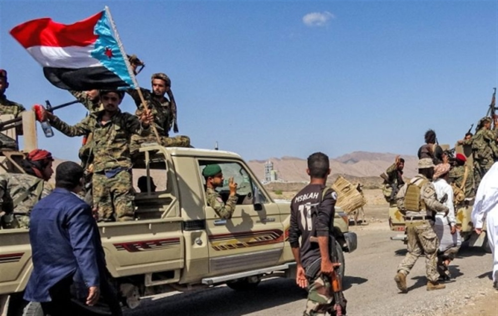 الحكومة الشرعية تواصل دمج التشكيلات الأمنية والعسكرية وتعزيز الإدارة المحلية