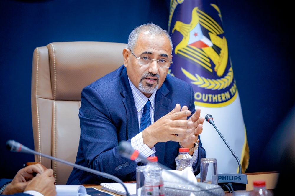 الزُبيدي يصدر قرارًا بتشكيل "اللجنة التحضيرية لهيئة الإفتاء الجنوبية"