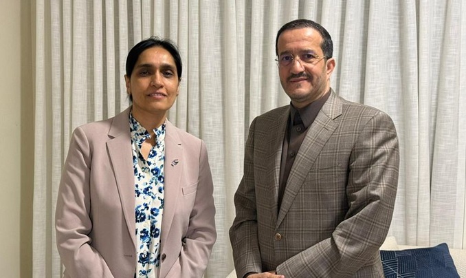 مجلي لـ سفيرة بريطانيا: من يحرص على علاقته بـ اليمن يجب أن يمتنع عن تقويض سلطة الدولة