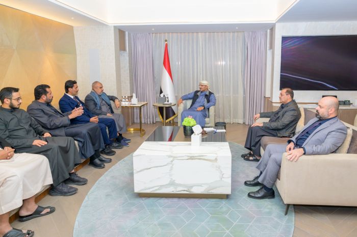 طارق صالح يؤكد دعم القيادة السياسية لجهود حسم ملف الأسرى وفق اتفاق مسقط