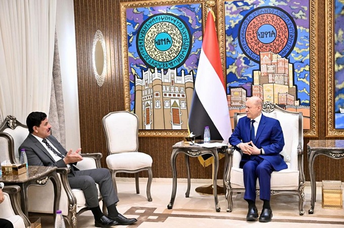 الرئيس العليمي يؤكد مضي الدولة في تفكيك منظومة الإفلات من العقاب خاصة المرتبطة ميليشيا الحوثي