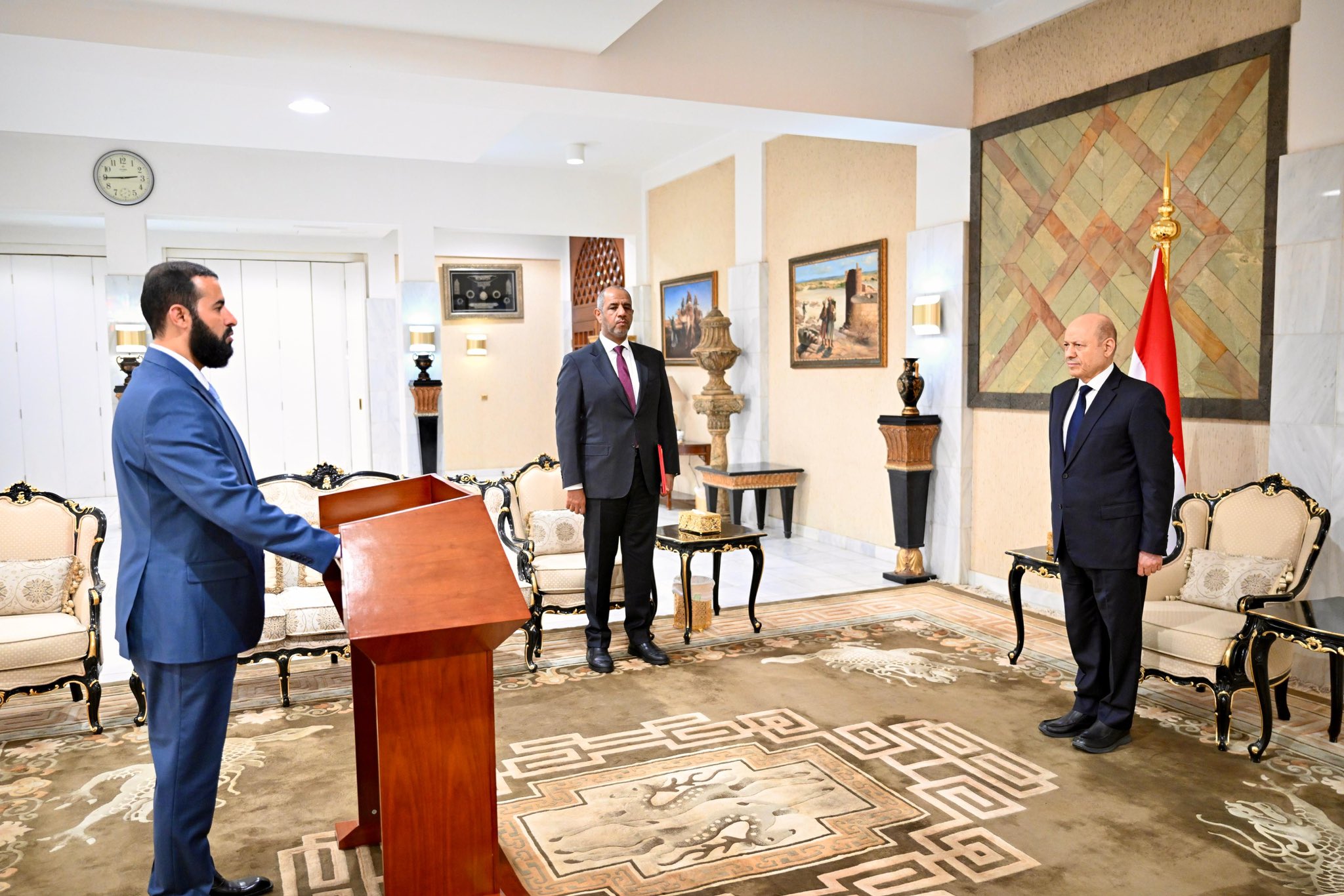 محافظ أبين يطلق تعهدا قويا عقب اداء اليمين الدستورية... ماذا قال؟