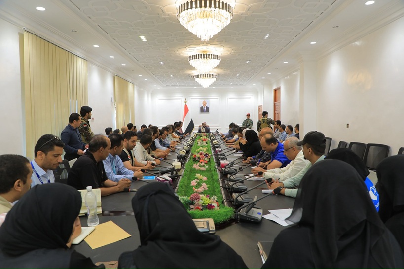 العرادة يرأس اجتماعا تنسيقيا موسعا لشركاء العمل الإنساني ويؤكد: مأرب تتحمل عبئاً إنسانياً يفوق إمكانياتها وتستضيف 62% من نازحي اليمن