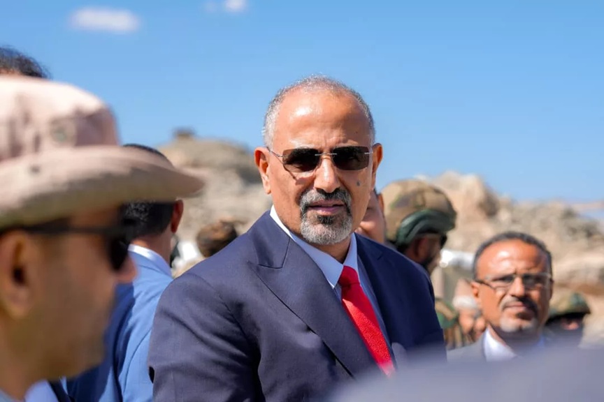 باكريت يشن هجومًا حادًا على الهارب عيدروس الزبيدي: تحول من مناضل إلى صاحب مصلحة ومن حامل قضية إلى مستفيد منها