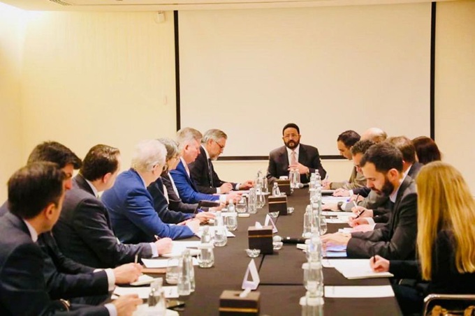 العرادة يطالب بضغوط دولية مضاعفة على الحوثيين ويشيد بتصنيف الحرس الثوري الإيراني منظمة إرهابية