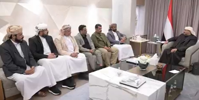 طارق صالح يلتقي عمرو بن حبريش ويشدد على تضافر الجهود وتوحيد الصف لهزيمة المشروع الايراني في اليمن