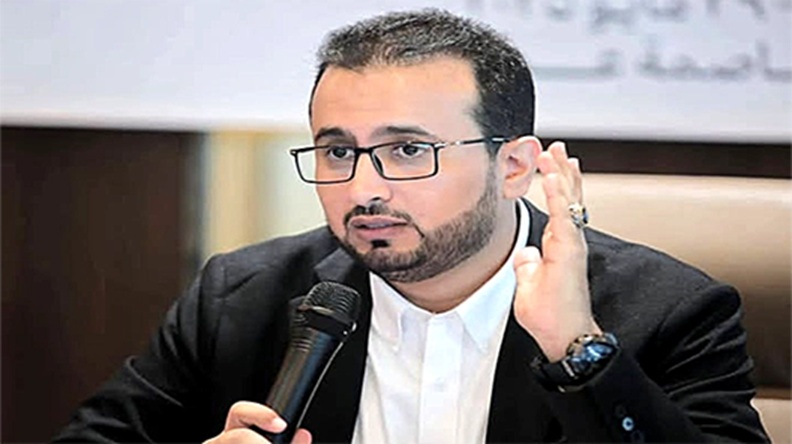 وزير الخدمة المدنية يتعهد بإنصاف الموظفين النازحين وتبني حل قضيتهم