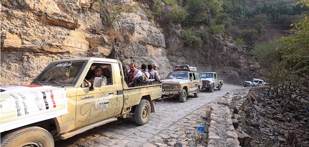 مجلس المقاومة في المواسط يسيّر قافلة غذائية لدعم المرابطين في جبهة الصلو بتعز