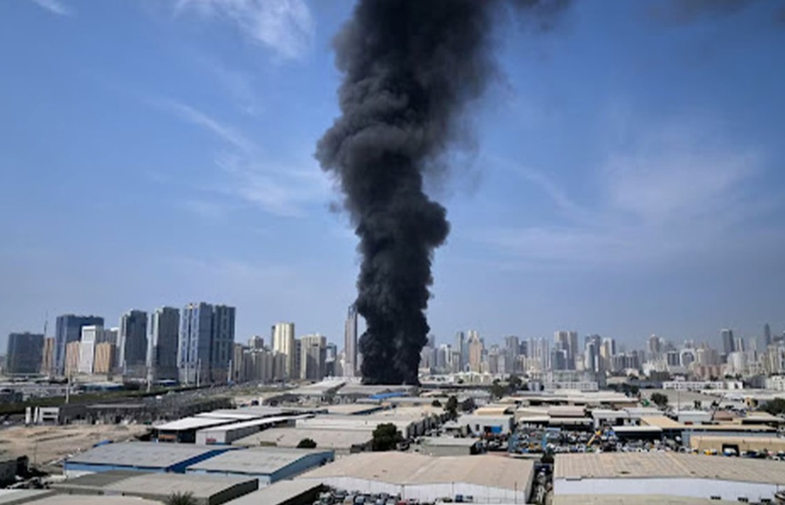 الامارات.. استهداف مبنى في أم القيوين بطائرة مسيرة