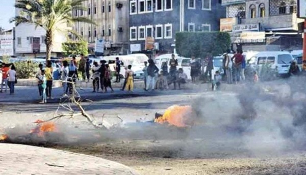 اتحاد نقابات العمال يلوّح بالعصيان المدني في عدن والمحافظات المجاورة