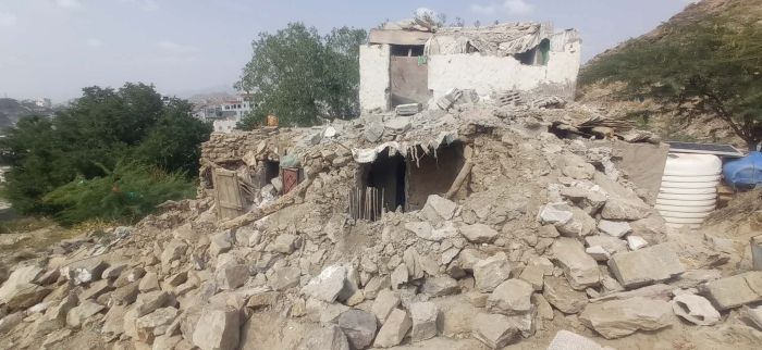 جدل قانوني واسع بعد هدم منزل مسن في تعز خلال عطلة رسمية