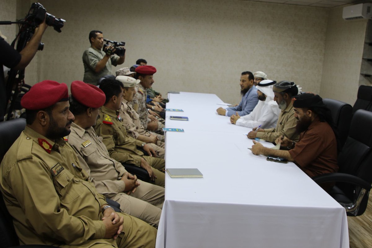 توافق حكومي مع التحالف على خطة ثلاثية المراحل لإخراج المعسكرات من عدن