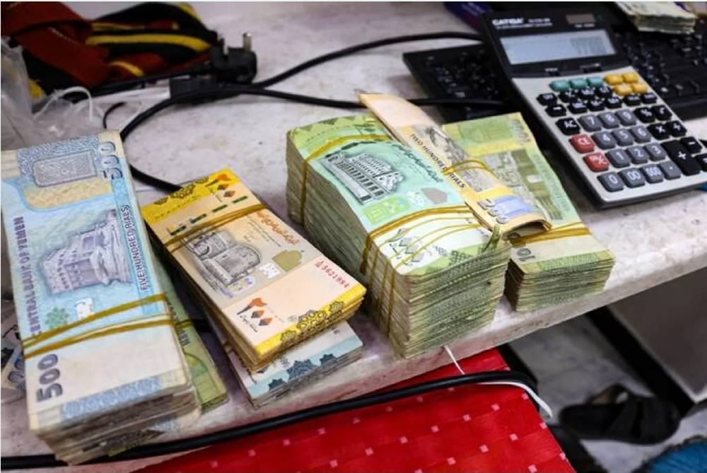 أسعار صرف الريال اليمني أمام الدولار والريال السعودي في عدن وصنعاء اليوم