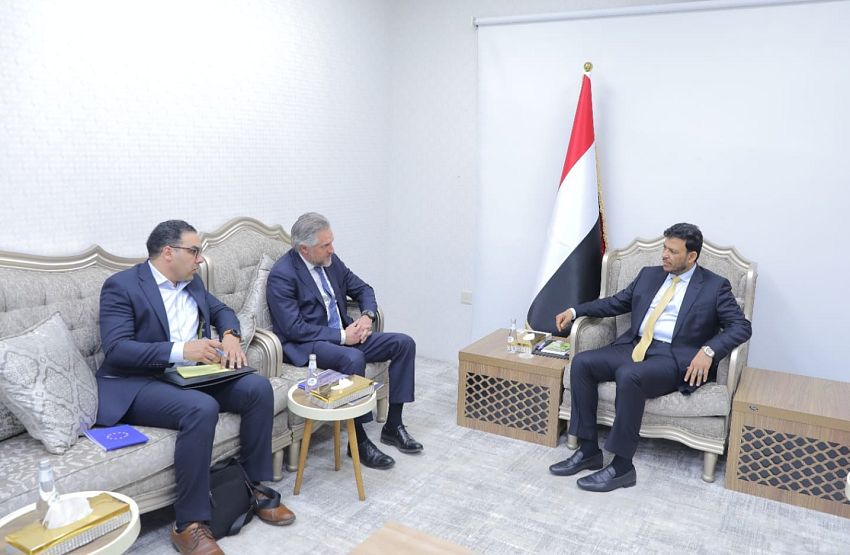 العليمي يؤكد أهمية الدعم الأوروبي لتمكين الحكومة وتعزيز التعافي الاقتصادي في اليمن
