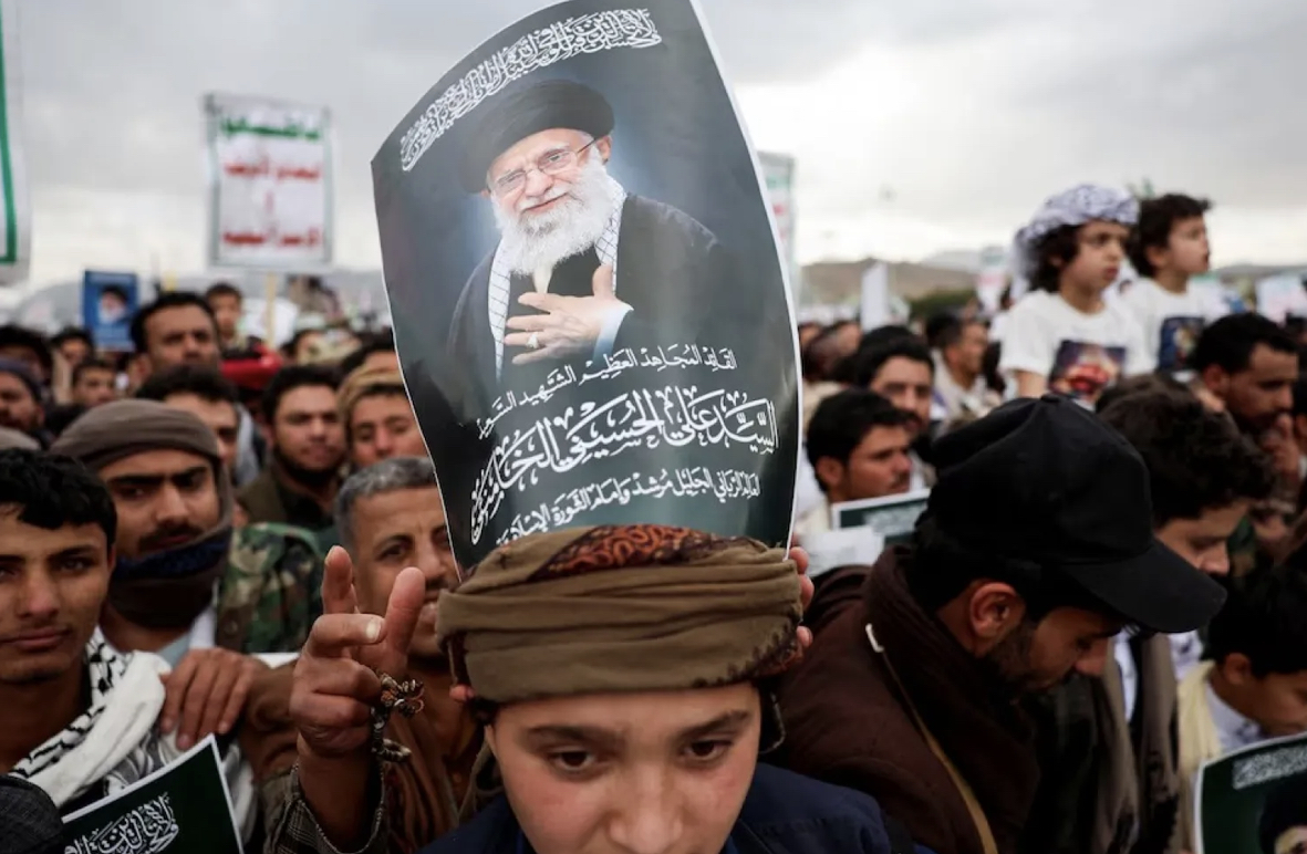 الحوثيون يصعّدون حملات التجنيد في اليمن وسط مخاوف من توسع المواجهات