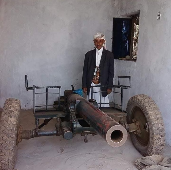 بعد غياب 12 عاماً.. مدفع رمضان يصدح اليوم مجدداً فوق قمة جبل صبر في تعز