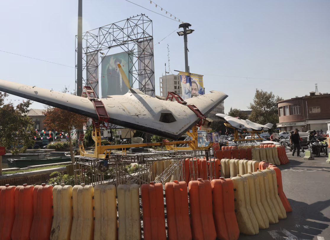 إعلام إيراني يتحدث عن تحذيرات بإخلاء منشآت نفطية في الخليج وسط تصاعد التوتر