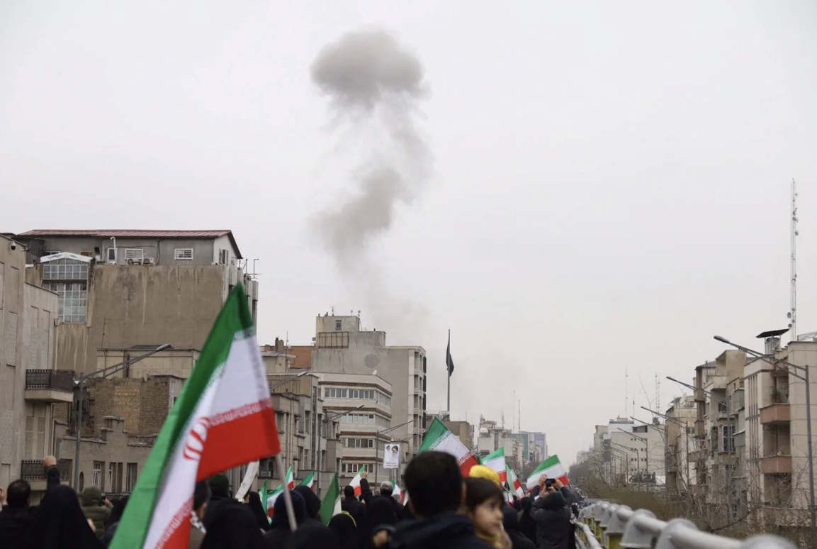 الحوثيون بين ضغوط التصعيد وحسابات التريث في حرب إيران وإسرائيل