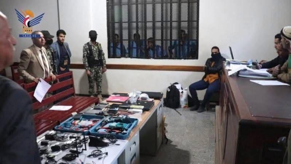 محكمة حوثية تحجز قضية 21 مختطفًا للنطق بالحكم بتهم "التجسس"