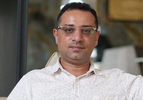 قانونية المقاومة الوطنية تفرج عن الإعلامي عادل النزيلي بعد شهر من احتجازه