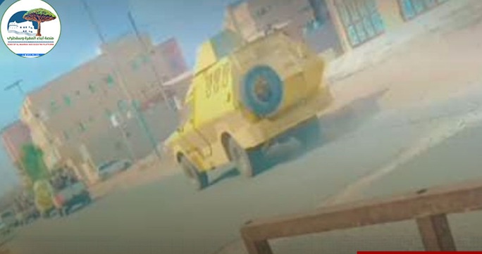 منصة: مدرعات عسكرية دخلت البنك المركزي في الغيضة وأخرجت مبالغ مالية ضخمة