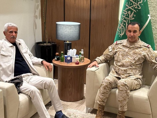قائد القوات المشتركة يلتقي قائد عسكري يتبع الانتقالي المنحل قاد عملية اجتياح حضرموت
