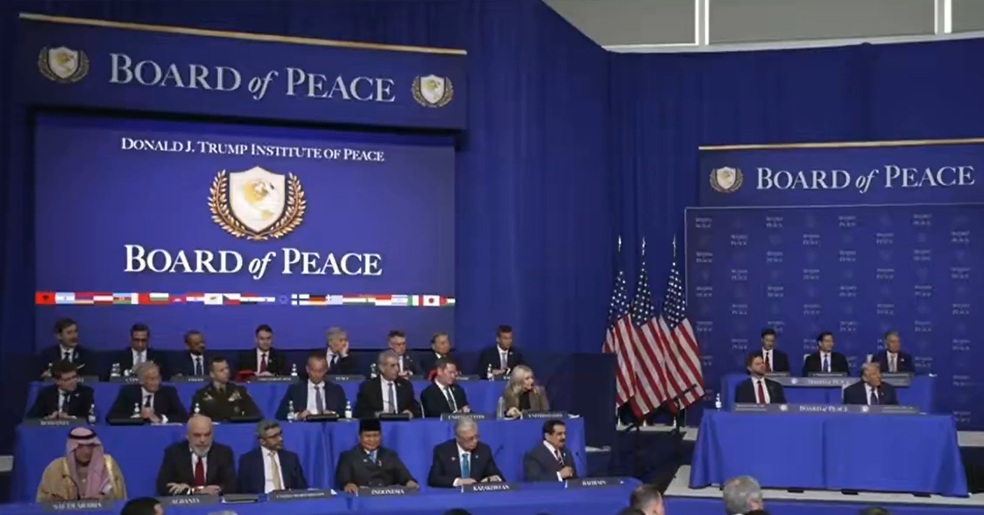 خلال اجتماع «مجلس السلام».. قطر والامارات تتعهدان بتقديم 2.2 مليار دولار والمغرب بـ دعم عسكري لـ غزة 