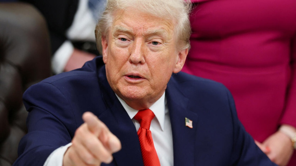 مصادر مطلعة: حراك داخل الإدارة الأمريكية لإعادة صياغة مقاربة واشنطن للملف اليمني