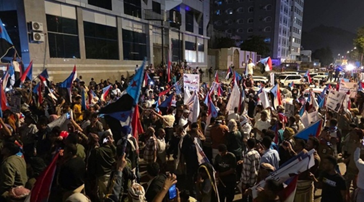 الانتقالي المنحل يتهم الحكومة الشرعية بشن حملة اعتقالات تعسفية ضد نشطاء موالين له 