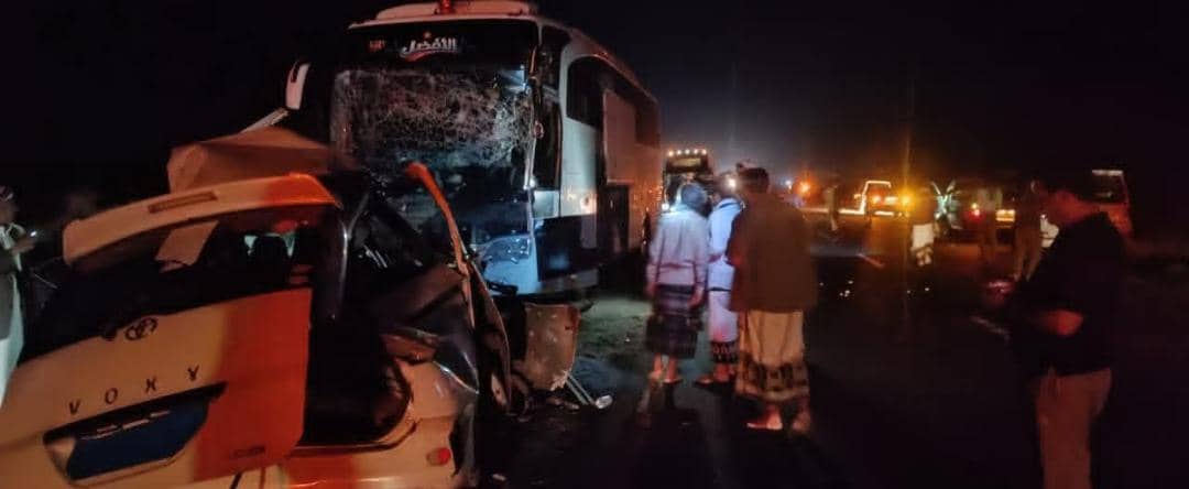 حادث تصادم مروع في أبين يوقع ضحايا… والحكومة تعلن تحقيقًا عاجلًا وإجراءات مشددة