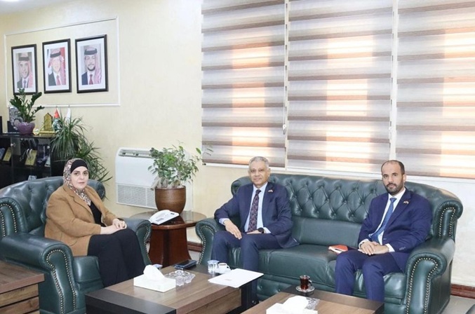 اليمن يبحث استئناف تصدير منتجاته الزراعية إلى الأسواق الأردنية