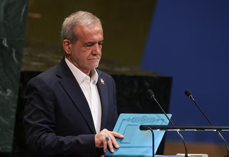 رويترز: إيران طلبت من السعودية اقناع أمريكا بإحياء المفاوضات النووية 