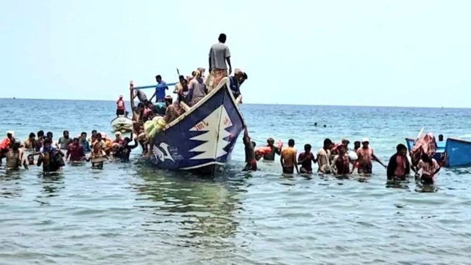 الإفراج عن 51 صيادًا يمنيًا محتجزًا في إريتريا وعودتهم إلى المخا