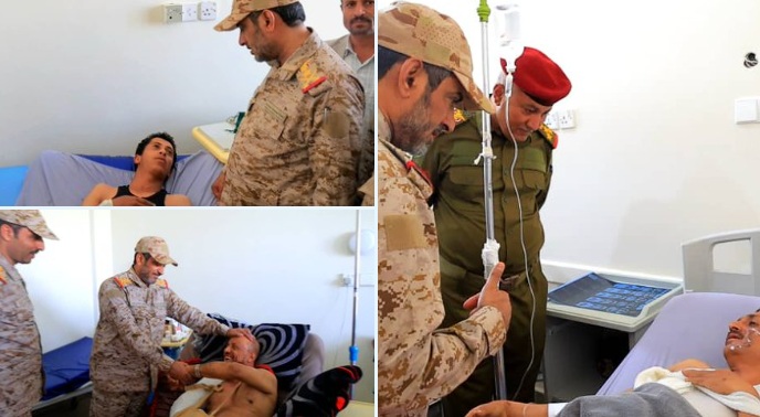رئيس الأركان يتفقّد جرحى المنطقة العسكرية الأولى في مستشفيات مأرب