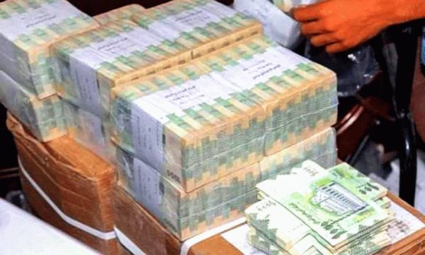 أزمة سيولة خانقة في عدن.. والبنك يضخ أموال من الكتلو النقدية المطبوعة وخبراء يحذرون من “اشتباك مالي خفي” يهدد السيادة النقدية